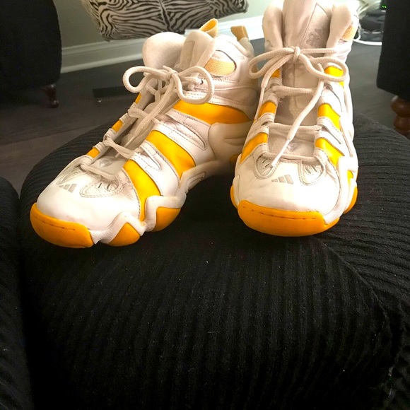 Men’s Adidas Sneaker - Picture 4 of 5